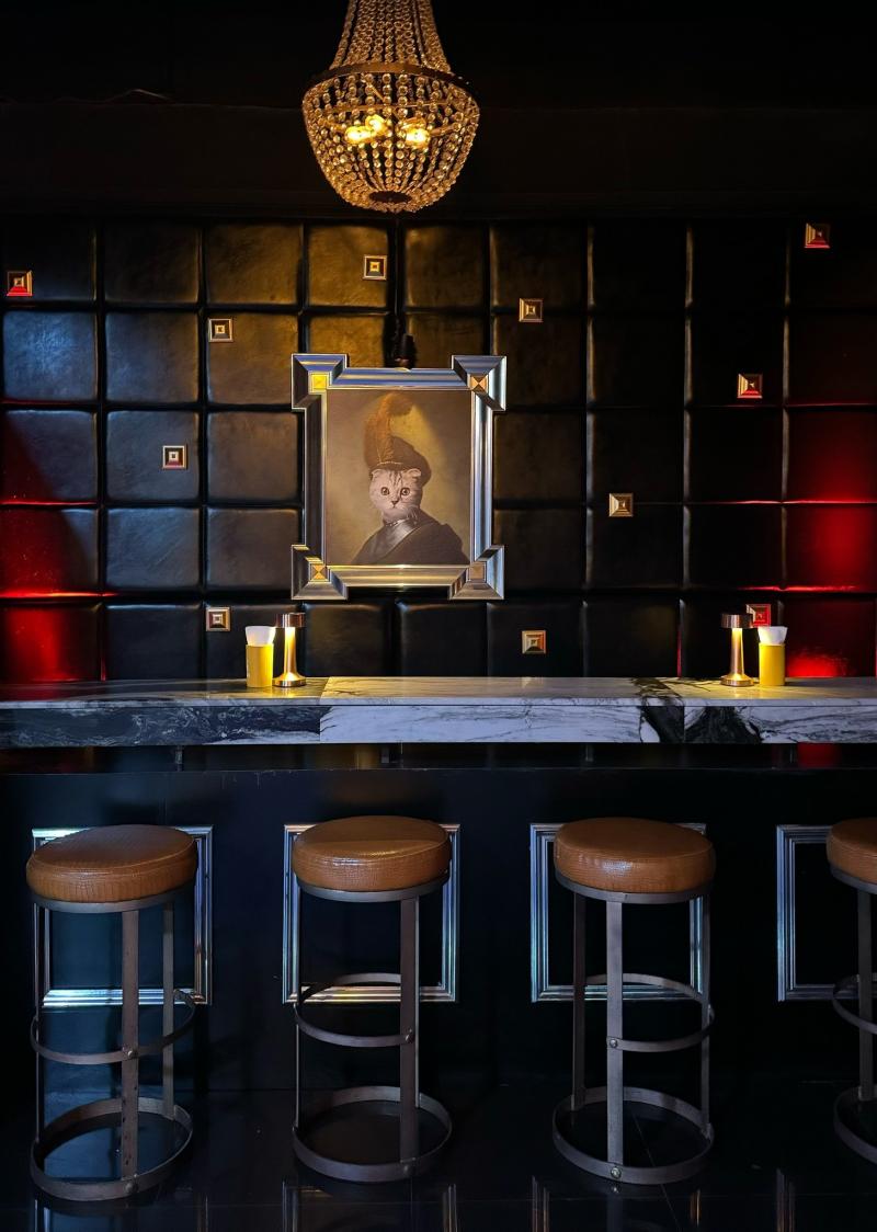 เซ้งบาร์ สุขุมวิท 23 จุนักท่องเที่ยวได้ 300 คน ที่จอดรถชั้นใต้ดินฟรี หรือทำคาราโอเกะ เลาจ์ บาร์โฮส หรือร้านอาหาร