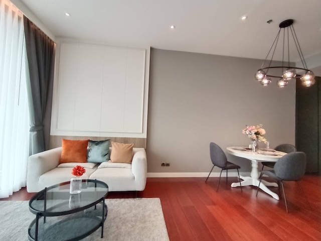 Khun by Yoo Private spacious quiet 10th floor BTS Thonglor