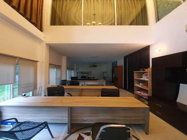 ให้เช่าบ้านเดี่ยว 3 ชั้น 100 ตรว. 4 ห้องนอน ประเสริฐมนูกิจ7 รีโนเวทใหม่ ใกล้ ม.เกษตร ใกล้รถไฟฟ้าสายสีเขียว จอดรถในบ้านได้ 6 คัน