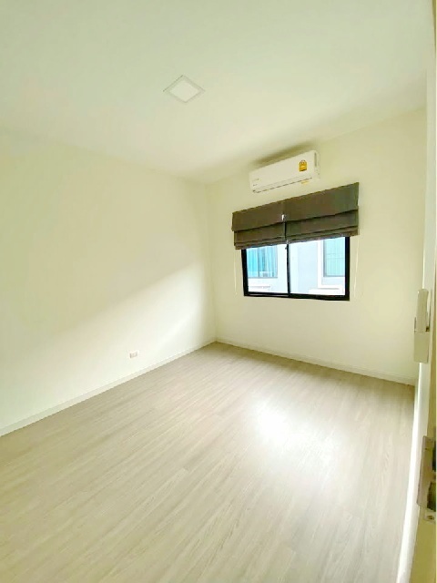 เช่า-ขายทาวน์เฮ้าส์ 18 ตร.วา. 2 ชั้น 145 ตร.ม.BTS วุฒากาศ 4.9 กม.รร.นานาชาติเบซิส กรุงเทพ 6.5 กม.2 บิ๊กซี ดาวคะนอง 3.3 กม.