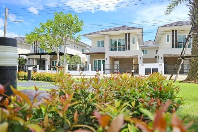 สไตล์โมเดิร์น 39 ตร.วา.บิ๊กซี เชียงใหม่ 3.1 กม. แยกสารภี  บ้านเดี่ยวหรู 2 ชั้น160 ตร.ม. เมืองเชียงใหม่  พร้อมเฟอร์