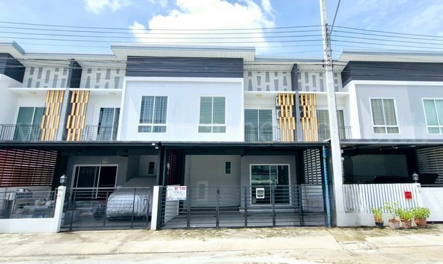 ทาวน์โฮม เพอร์เฟค โซน รังสิต - คลองหลวง 3 หน้าบ้านติดสวน 