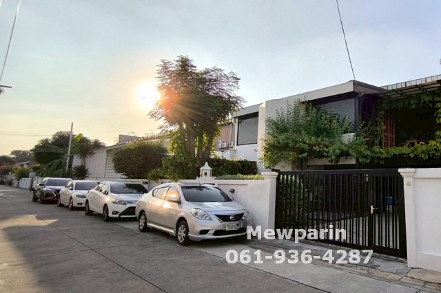 428937 ขายโฮมออฟฟิศ ทาวน์อินทาวน์ ขนาด 131 ตร.วา 2 ชั้น สวยเงียบสงบไม่ติดใคร