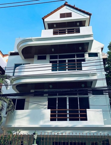 บ้านเดี่ยว 5 ห้องนอน ใกล้ Emporium Terminal21Asok สุขุมวิท31 BTS พร้อมพงษ์ 