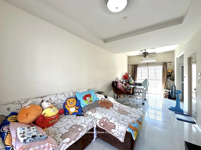 LM24-0331 ขายทาวน์เฮ้าส์ 2 ชั้น ใกล้ฟิวเจอร์พาร์ค มบ.เดอะพาลาซเซตโต้ คลองหลวง เนื้อที่ 21.3 ตรว 3นอน 2น้ำ