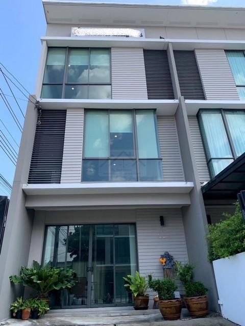 ขายโฮมออฟฟิศ 3 ชั้น 161 ตรม. โครงการพาทิโอ ลาดกระบัง - มอเตอร์เวย์ ตกแต่งพร้อมใช้งาน