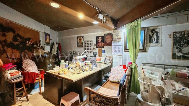 P1 อาคารพาณิชย์ 4 ชั้น ห้องมุม ซอยสมเด็จพระเจ้าตากสิน 4 ทำเลดี ติดถนนใหญ่