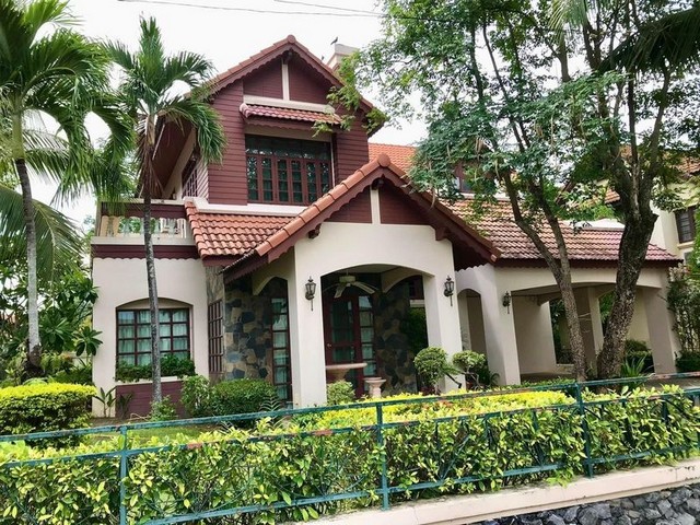 ให้เช่าบ้านหลังใหญ่ 2 ชั้น สไตล์โมเดิร์นล้านนา หมู่บ้านพฤกษ์วารี สันทราย