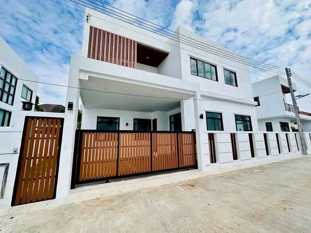 ให้เช่าบ้านเดี่ยวสุดหรู ทำเลดี  เฟอร์ครบ พร้อมเข้าอยู่ แม่เหียะ 