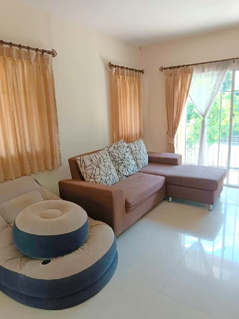 เดอะ พาซิโอ มอลล์ 2.1 กม. รร.สารสาสน์วิเทศ ร่มเกล้า 1.9 กม. ให้เช่าบ้าน 2 ชั้น 62ตร.วา. 242ตร.ม.พร้อมเฟอร์ 4นอน  APL ลาดกระบัง 2.3 กม.