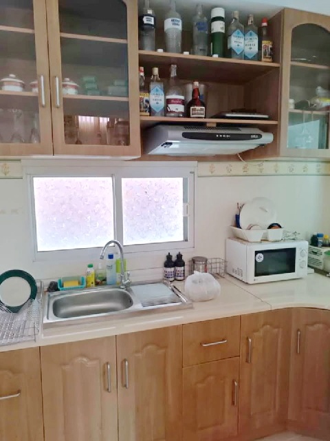 รร.สารสาสน์วิเทศ ร่มเกล้า 1.9 กม.APL ลาดกระบัง 2.3 กม.ให้เช่าบ้านเดี่ยว 2 ชั้น หลังมุม 60ตร.วา. 240ตร.ม.พร้อมเฟอร์ 4นอน