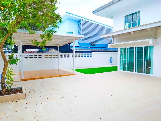 รร.นานาชาติ RAIS 1.5กม. MRTศรีบูรพา 2กม. ม.นิด้า 1.5กม.ให้เช่าบ้าน 2 ชั้น ใหญ่   85 ตร.วา.340 ตร.ม. เพื่อนบ้านดี 3-4นอน 2 น้ำ