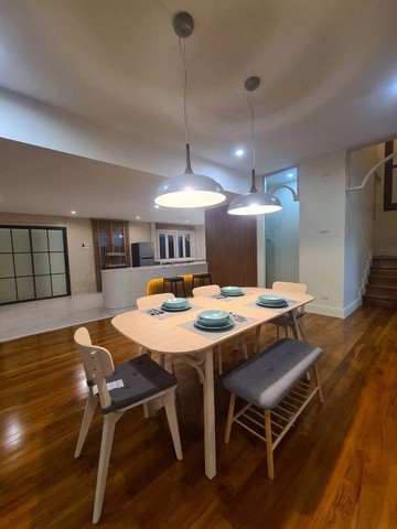 ให้เช่าบ้านเดี่ยว 360 ตารางวา 600ตารางเมตร จอดรถใด้รวม 13 คัน สุขุมวิท 44 เหมาะทำออฟฟิศ