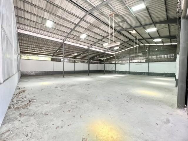 ให้เช่าโกดัง 700 ตรม. มีสำนักงาน 2 ชั้น เข้าออกได้ 2 ทาง ซอยเทศบาล บางปู 41 กับ 37