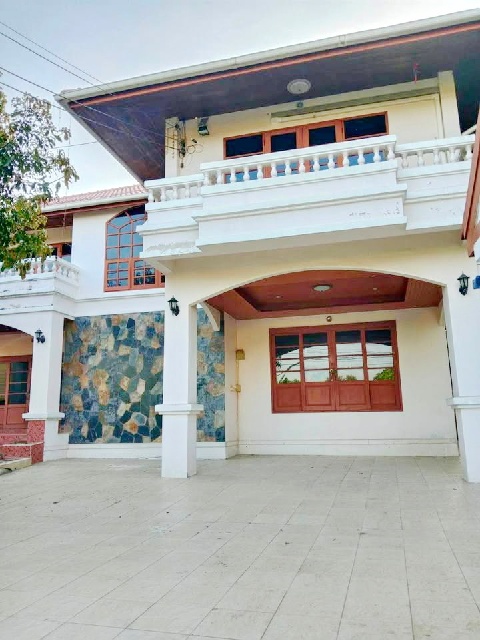 สน์ บ้าน 2 ชั้น นวมินทร์ 24 นวมินทร์ซิตี้อเวนิว 1.5กม. 5นอน คฤหา รร.อนุบาลนานาชาติเลิศหล้า 5.5 กม.3 น้ำ  ใกล้แหล่งชุมชน