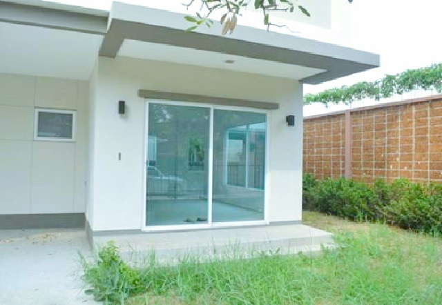 ฟิวเจอร์ รังสิต 5.0 กม.รังสิต คลอง2  BTS คูคต 6.8 กม.ให้เช่าบ้านคาซ่า 2 ชั้น 60 ตร.วา.240 ตร.ม.3 แอร์ รร.นานาชาติสยาม 1.7 กม.3 นอน 3 น้ำ 