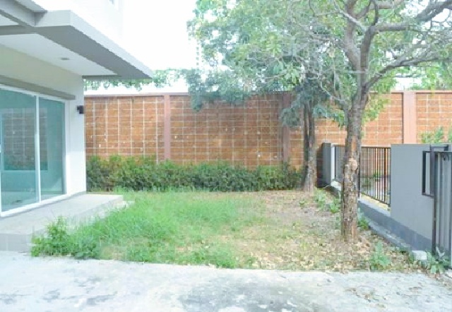 ฟิวเจอร์ รังสิต 5.0 กม.BTS คูคต 6.8 กม. รังสิต คลอง2ให้เช่าบ้านคาซ่า 2 ชั้น 60 ตร.วา. 240 ตร.ม.3 แอร์ รร.นานาชาติสยาม 1.7 กม.3 นอน 3 น้ำ