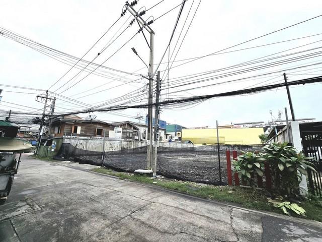 ให้เช่าที่ดินถมแล้ว  200 ตรว. ซอยศรีนครินทร์ 42 ใกล้ซีคอนสแควร์ ใกล้ MRT สายสีเหลือง