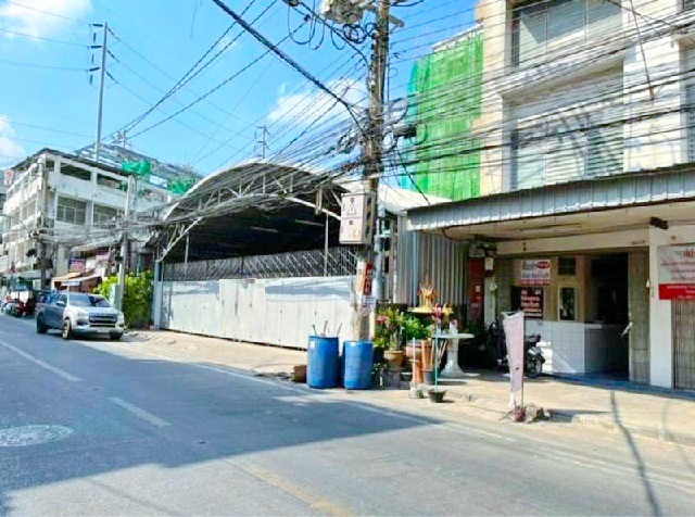 ติวานนท์ 34-40  MRT ศูนย์ราชการนนทบุรี ให้เช่า-ขายโกดัง ตลาดนกฮูก 4กม. พร้อมบ้าน และออฟฟิศ 2 ชั้น  350ตร.ม.  นานาชาติแองโกล สิงคโปร์ 3นอน