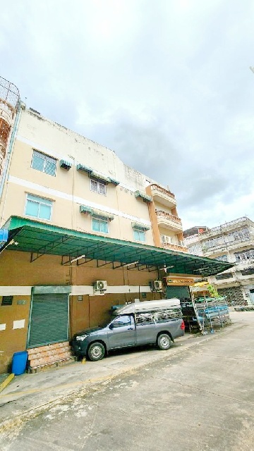 รร.เลิศหล้านานาชาติ 1.8 กม. รวมค่าไฟน้ำ แอร์ เครื่องใช้สำนักงาน พื้นที่สำนักงานชั้น 1 อาคารพาณิชย์ 4 ชั้น หลังมุม 128 ตร.ม. 4น้ำ พร้อมเฟอร์ 