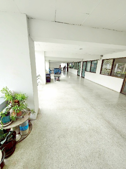 ในประเทศไทยออฟฟิศทึ่ถูกที่สุดติดรถไฟฟ้า ให้อาคาร 32 ตร.ม. MRTสุทธิสาร 900ม.รร.นานาชาติคิซิโกะ 3.8 กม. 1นอน ซ.อินทามระ 31-37  