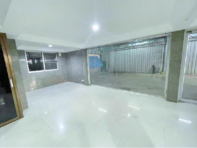 MRT ศูนย์ราชการนนทบุรี ติวานนท์ 34-40  ให้เช่า-ขายโกดัง ตลาดนกฮูก 4กม. พร้อมบ้าน และออฟฟิศ 2 ชั้น  350ตร.ม.  นานาชาติแองโกล สิงคโปร์ 3นอน