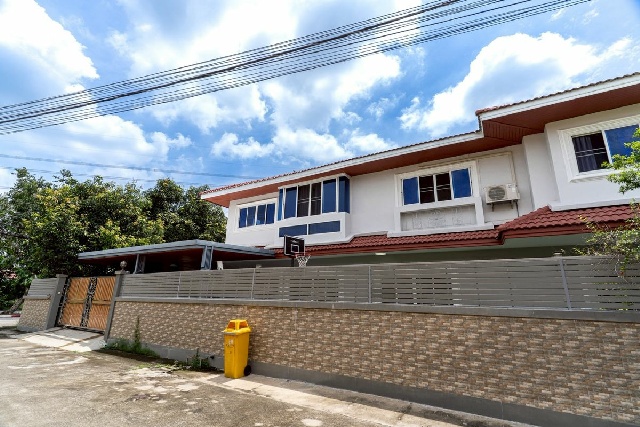 ลำโพ 9นอน MRT คลองบางไผ่  ให้เช่าคฤหาสน์หรู 2 ชั้น 112 ตร.วา.550 ตร.ม. จัดเต็มเฟอร์  วิวทะเลสาป วิวสวน 4 น้ำ  ตลาดบัวทอง 4.4 กม.