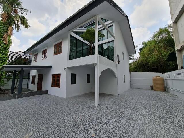 ให้เช่าโฮมออฟฟิศ2ชั้น 200ตร.ม.ย่านโชคชัย4ลาดพร้าวใกล้MRTโชคชัย4ใกล้นาคนิวาสลาดพร้าววังหินเลียบด่วน