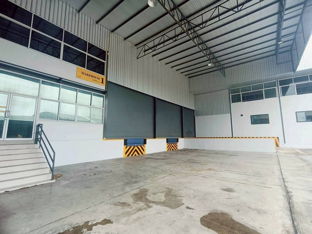 ให้เช่าโกดังบางละมุงชลบุรี  2,013   ตรม ผังส้ม โกดังสวย สะอาด ใหม่ด้านหน้า     ติดถนน 