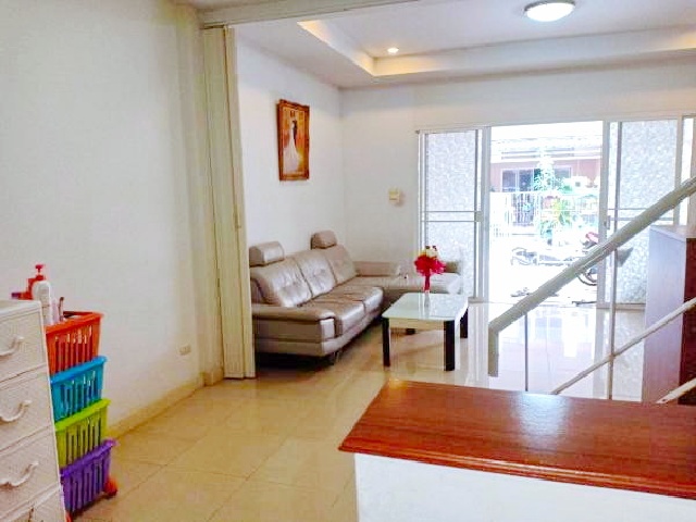 ขาย-เช่าทาวน์โฮม 2 ชั้น ตลาดอุ่นเรือน 1 กม. ย่านหนองแขม  MRT หลักสอง 5.8 กม. 21 ตร.วา. 170 ตร.ม   รร.เลิศหล้านานาชาติ 1.8 กม. 3 นอน 3 น้ำ 