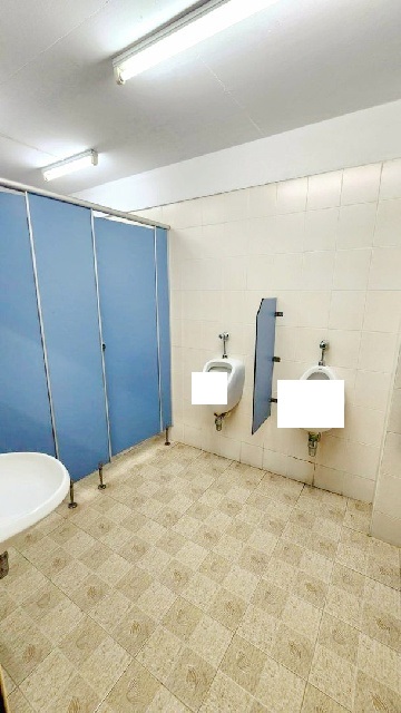 เครื่องใช้สำนักงาน รร.เลิศหล้านานาชาติ 1.8 กม.รวมค่าไฟน้ำ แอร์ พื้นที่สำนักงานชั้น 1 อาคารพาณิชย์ 4 ชั้น หลังมุม 128 ตร.ม. 4น้ำ พร้อมเฟอร์