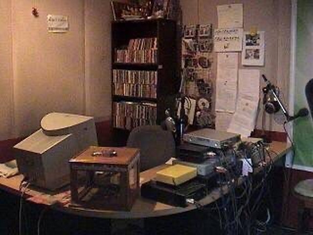 สนใจทรัพย์ดีราคาเงื่อนไขคุยตรงเจ้าของได้ สถานีวิทยุชุมชนคลื่น FM จดทะเบียนถูกต้องขึ้นต่อ กสทช. ทำต่อได้เลย โทร 083-0052952