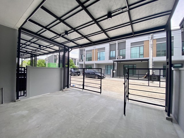 ขายที่ดินถมแล้ว 60 ตร.วา.ตลาดลาดหลุมแก้ว 2.8 กม. รร.วัดคูบางหลวง 2.5 กม.240 ตร.ม.ล้อมรั้วเรียบร้อย ถ.ปทุมธานี-บางเลน MRT รังสิต 12.0 กม.