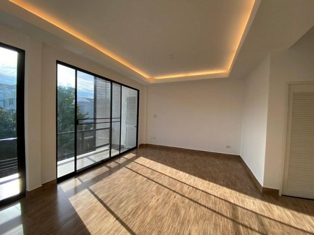 P730 ให้เช่า ทาวน์โฮม 3 ชั้น ถนนอ่อนนุช ซอยสุขุมวิท 77 ซอย อ่อนนุช 12 ใกล้BTSอ่อนนุช MRTศรีนุช เหมาะสำหรับอยู่อาศัย 