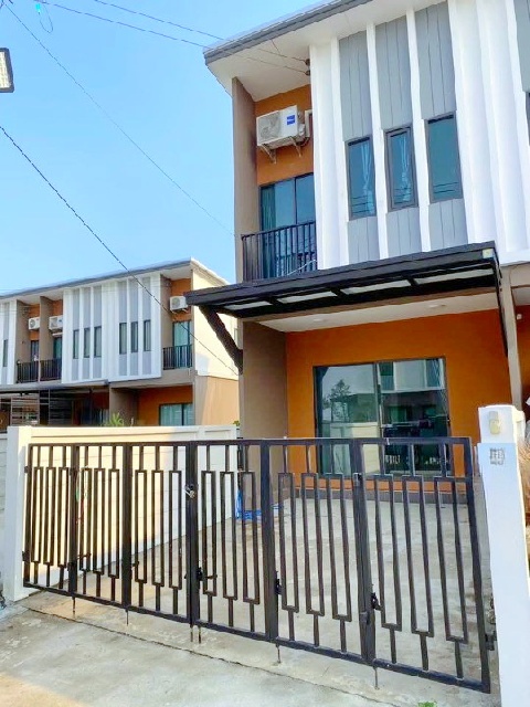 ตลาดชัชวาล คลอง 7 1.9 กม.ให้เช่าทาวน์โฮม 2 ชั้น 18 ตร.วา.145 ตร.ม.ม.อีสเทิร์นเอเชีย 5.1 กม. 2 นอน