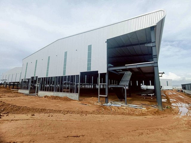 ให้เช่าโรงงานในนิคมฯ IEAT อมตะซิตี้สีม่วงเข้มมีทั้งหมด 6 โรง รวมขนาดพื้นที่  26,675 ตรม ให้เช่าเหมารวมทั้งหมด