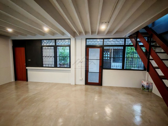 ใให้เช่าบ้านเดี่ยว 2 ชั้น 58 ตรว. 3 ห้องนอน ซอยลาดพร้าว 74 ปรับปรุงใหม่ทั้งหลัง ใกล้ MRT ลาดพร้าว 71 เพียง 500 เมตร