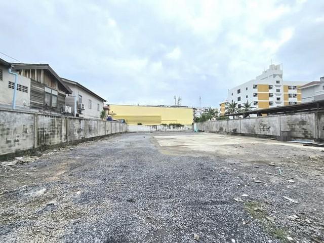 ให้เช่าที่ดินถมแล้ว  200 ตรว. ซอยศรีนครินทร์ 42 ใกล้ซีคอนสแควร์ ใกล้ MRT สายสีเหลือง