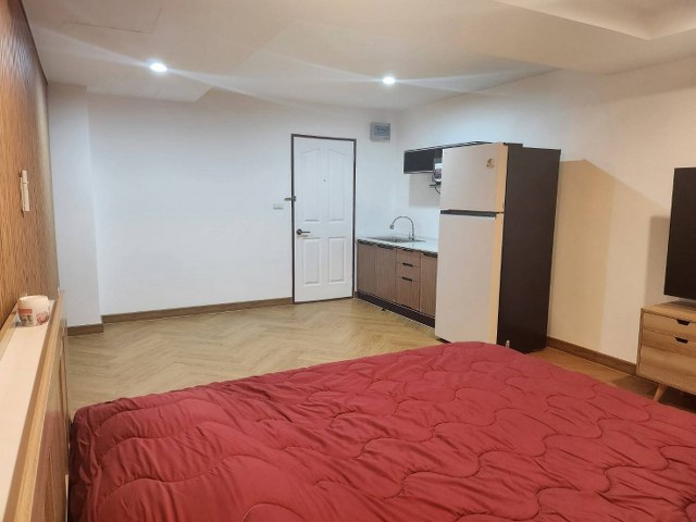 ขายคอนโด พร้อมผู้เช่า รีโนเวทใหม่ ขนาดพื้นที่ 34.94 ตร.ม. โครงการปรัชญาเพลส 2 พร้อมเฟอร์นิเจอร์ใหม่ เข้าอยู่ได้เลย  เขตห้วยขวาง กรุงเทพฯ