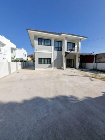 ลดพิเศษขายเพียง 5.4 ล้าน 94 ตรว. 5 นอน 4 น้ำ #สันพระเนตร #สันทราย อยู่ในชุมชนดี #ใกล้ม.พายัพ เส้นสันทราย-ดอยสะเก็ด #ใกล้วงแหวนรอบ2,3