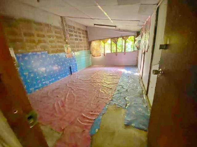 ให้เช่าโกดัง ชั้นเดียว  402ตร.ม. ถ.พุทธบูชา27-35  พระจอมเกล้าธนบุรี 2.5 กม. MRT บางปะกอก 4.2กม.102 ตร.วา. 2 นอน 2 น้ำ