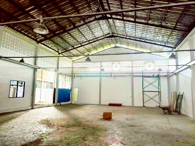 เอกชัย77-85  เซ็นทรัล พระราม 2 2.2 กม.ให้เช่าโกดัง 2 โรง 1600 ตร.ม. พร้อมออฟฟิศ บางบอน 400 ตร.วา..เทคโนโลยีพระจอมเกล้าธนบุรี 4.6 กม.