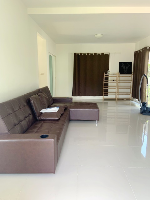 บ้านเดี่ยวสวนใหญ่ ให้เช่า 51 ตรว. 3นอน  ม.เอแบค 1.4 กม. โรงพยาบาลบางเสาธง 2A/C  2น้ำ 2จอดรถ 168ตรม. บางบ่อ สมุทรปราการ 2003