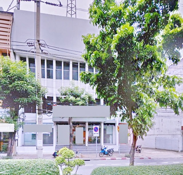 BTS ทองหล่อ เอกมัย สุขุมวิท34-38 ให้เช่าอาคารสำนักงาน 3 ชั้น ดาดฟ้า 165ตร.วา.700 ตร.ม. BTS พระโขนง 1กม. จอดรถ 10 คัน