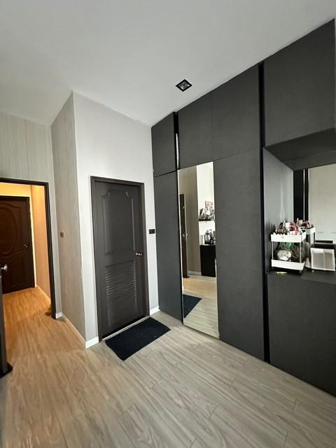 ขายทาวน์โฮม 3 ชั้น บ้านกลางเมือง ลาดพร้าว - โชคชัย 4 ติดกองปราบ ซอยโชคชัย4 ซอย 20-22 ใหม่เอี่ยม สภาพดี