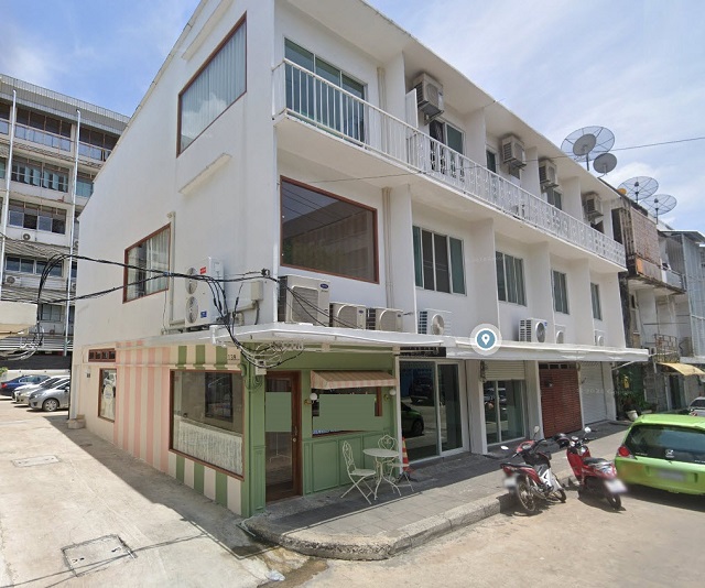 สาทร11 ให้เช่าอาคารพาณิชย์ 3 ชั้น 1 คูหา จันทร์ BTS สุรศักดิ์ 1.8 กม.36 ตร.วา. 432 ตร.ม.