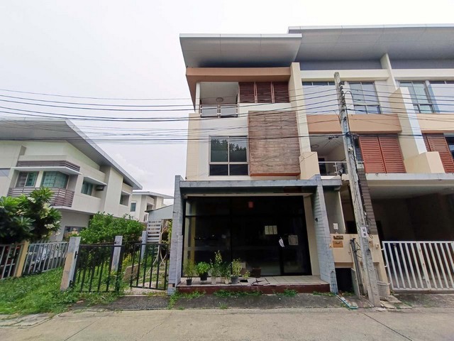 ขาย ทาวน์เฮ้าส์ ภัทรโมทาวน์ ปากเกร็ด นนทบุรี PTT13096