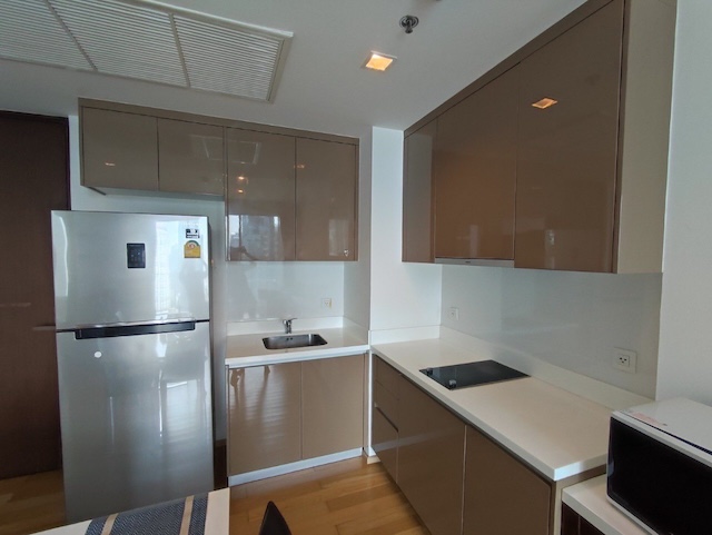 Siri at Sukhumvit Private comfortable quiet 27th floor BTS Thonglor