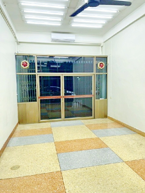 ตลาดสามย่าน 600ม.ตลาดน้อย 800ม. MRT หัวลำโพง 599ม. ให้เช่าอาคารพาณิชย์ 4 ชั้น 16ตร.วา.282 ตร.ม. 2-3นอน 3 น้ำ ไชน่าทาวน์ 1 กม. ถ.พระราม 4