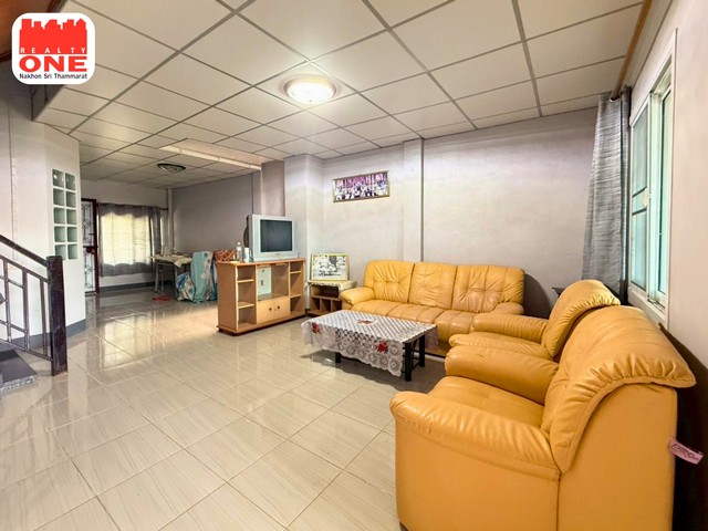 ทาวน์เฮ้าส์ 2 ชั้น หมู่บ้านแสงตะวัน เนื้อที่ 34.4 ตร.ว | 3 ห้องนอน | 2 ห้องน้ำ | 1 ที่จอรถ